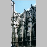 Chartres, 1, Langhaus und N-Querhaus von NW, Foto Heinz Theuerkauf,  ShiftN.jpg